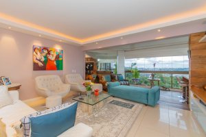 Apartamento à venda com 206m², 3 dormitórios, 3 suítes, 3 vagas, no bairro Cristal em PORTO ALEGRE