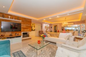 Apartamento à venda com 206m², 3 dormitórios, 3 suítes, 3 vagas, no bairro Cristal em PORTO ALEGRE