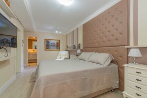 Apartamento à venda com 206m², 3 dormitórios, 3 suítes, 3 vagas, no bairro Cristal em PORTO ALEGRE