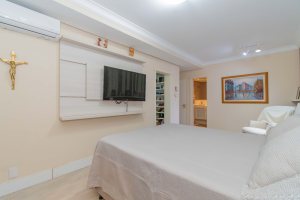 Apartamento à venda com 206m², 3 dormitórios, 3 suítes, 3 vagas, no bairro Cristal em PORTO ALEGRE