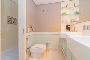 Apartamento à venda com 206m², 3 dormitórios, 3 suítes, 3 vagas, no bairro Cristal em PORTO ALEGRE