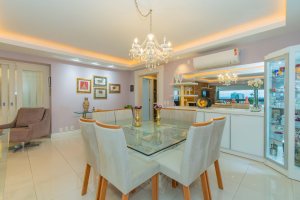 Apartamento à venda com 206m², 3 dormitórios, 3 suítes, 3 vagas, no bairro Cristal em PORTO ALEGRE