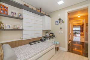 Apartamento à venda com 206m², 3 dormitórios, 3 suítes, 3 vagas, no bairro Cristal em PORTO ALEGRE
