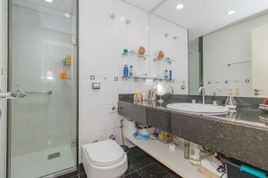 Apartamento à venda com 206m², 3 dormitórios, 3 suítes, 3 vagas, no bairro Cristal em PORTO ALEGRE