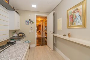 Apartamento à venda com 206m², 3 dormitórios, 3 suítes, 3 vagas, no bairro Cristal em PORTO ALEGRE