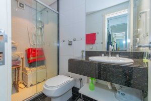 Apartamento à venda com 206m², 3 dormitórios, 3 suítes, 3 vagas, no bairro Cristal em PORTO ALEGRE