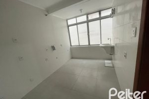 Apartamento à venda com 68m², 2 dormitórios, no bairro Menino Deus em Porto Alegre