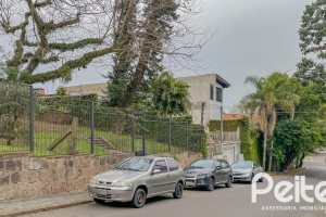 Terreno à venda com 412m², no bairro Tristeza em Porto Alegre