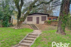 Terreno à venda com 412m², no bairro Tristeza em Porto Alegre