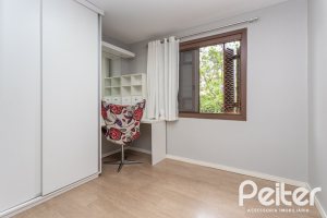 Casa em Condomínio à venda com 240m², 3 dormitórios, 1 suíte, 3 vagas, no bairro Vila Assunção em Porto Alegre