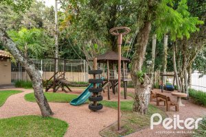 Casa em Condomínio à venda com 380m², 4 dormitórios, 2 suítes, 3 vagas, no bairro Tristeza em PORTO ALEGRE