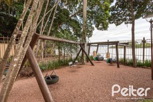 Casa em Condomínio à venda com 380m², 4 dormitórios, 2 suítes, 3 vagas, no bairro Tristeza em PORTO ALEGRE