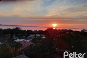 Apartamento à venda com 94m², 3 dormitórios, 1 suíte, 2 vagas, no bairro Tristeza em PORTO ALEGRE