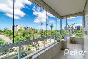 Apartamento à venda com 152m², 3 dormitórios, 1 suíte, 2 vagas, no bairro Tristeza em PORTO ALEGRE