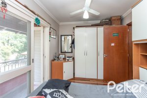 Casa à venda com 274m², 4 dormitórios, 1 suíte, 6 vagas, no bairro Ipanema em Porto Alegre