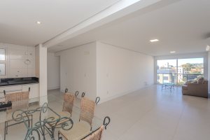 Apartamento à venda com 133m², 3 dormitórios, 3 suítes, 2 vagas, no bairro Tristeza em PORTO ALEGRE