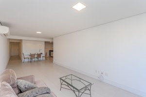 Apartamento à venda com 133m², 3 dormitórios, 3 suítes, 2 vagas, no bairro Tristeza em PORTO ALEGRE