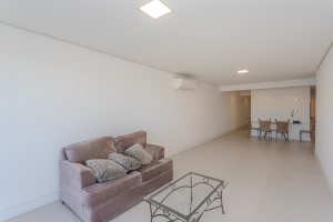 Apartamento à venda com 133m², 3 dormitórios, 3 suítes, 2 vagas, no bairro Tristeza em PORTO ALEGRE