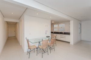 Apartamento à venda com 133m², 3 dormitórios, 3 suítes, 2 vagas, no bairro Tristeza em PORTO ALEGRE