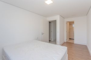 Apartamento à venda com 133m², 3 dormitórios, 3 suítes, 2 vagas, no bairro Tristeza em PORTO ALEGRE