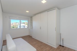 Apartamento à venda com 133m², 3 dormitórios, 3 suítes, 2 vagas, no bairro Tristeza em PORTO ALEGRE