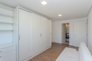 Apartamento à venda com 133m², 3 dormitórios, 3 suítes, 2 vagas, no bairro Tristeza em PORTO ALEGRE