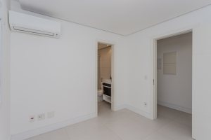 Apartamento à venda com 133m², 3 dormitórios, 3 suítes, 2 vagas, no bairro Tristeza em PORTO ALEGRE