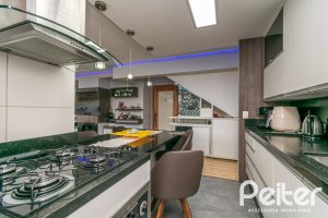 Cobertura à venda com 175m², 3 dormitórios, 1 suíte, 3 vagas, no bairro Tristeza em Porto Alegre