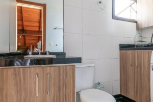 Cobertura à venda com 175m², 3 dormitórios, 1 suíte, 3 vagas, no bairro Tristeza em Porto Alegre