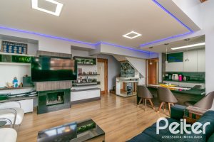 Cobertura à venda com 175m², 3 dormitórios, 1 suíte, 3 vagas, no bairro Tristeza em Porto Alegre