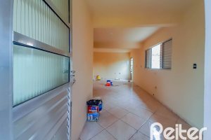 Casa à venda com 70m², 2 dormitórios, 2 vagas, no bairro Campo Novo em Porto Alegre