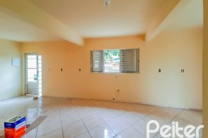 Casa à venda com 70m², 2 dormitórios, 2 vagas, no bairro Campo Novo em Porto Alegre