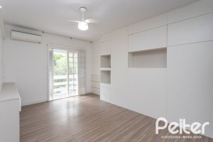 Casa à venda com 260m², 4 dormitórios, 1 suíte, 3 vagas, no bairro Ipanema em Porto Alegre