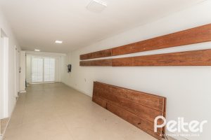 Casa à venda com 260m², 4 dormitórios, 1 suíte, 3 vagas, no bairro Ipanema em Porto Alegre