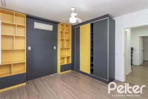 Casa à venda com 260m², 4 dormitórios, 1 suíte, 3 vagas, no bairro Ipanema em Porto Alegre