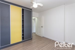 Casa à venda com 260m², 4 dormitórios, 1 suíte, 3 vagas, no bairro Ipanema em Porto Alegre