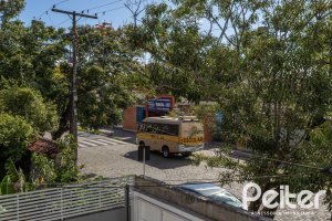 Casa à venda com 260m², 4 dormitórios, 1 suíte, 3 vagas, no bairro Ipanema em Porto Alegre