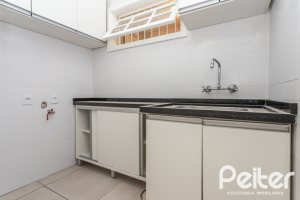 Casa à venda com 260m², 4 dormitórios, 1 suíte, 3 vagas, no bairro Ipanema em Porto Alegre