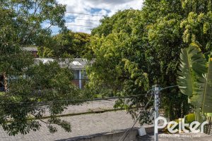 Casa à venda com 260m², 4 dormitórios, 1 suíte, 3 vagas, no bairro Ipanema em Porto Alegre