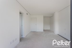 Casa à venda com 321m², 3 dormitórios, 3 suítes, 2 vagas, no bairro Vila Assunção em Porto Alegre
