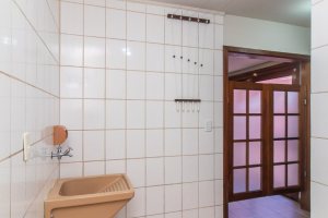 Casa em Condomínio à venda com 286m², 3 dormitórios, 1 suíte, 4 vagas, no bairro Santa Tereza em Porto Alegre