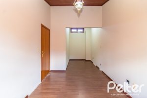 Casa em Condomínio à venda com 286m², 3 dormitórios, 1 suíte, 4 vagas, no bairro Santa Tereza em Porto Alegre