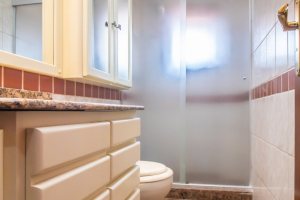 Casa em Condomínio à venda com 286m², 3 dormitórios, 1 suíte, 4 vagas, no bairro Santa Tereza em Porto Alegre