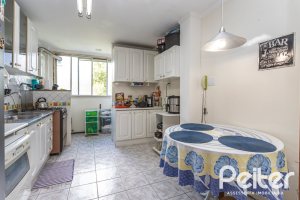 Apartamento à venda com 79m², 3 dormitórios, no bairro Cristal em Porto Alegre