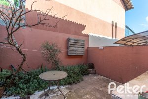 Casa em Condomínio à venda com 147m², 3 dormitórios, 1 suíte, 2 vagas, no bairro Cavalhada em Porto Alegre