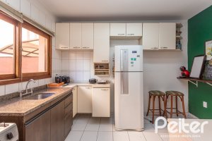 Casa em Condomínio à venda com 147m², 3 dormitórios, 1 suíte, 2 vagas, no bairro Cavalhada em Porto Alegre