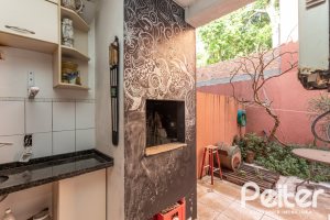 Casa em Condomínio à venda com 147m², 3 dormitórios, 1 suíte, 2 vagas, no bairro Cavalhada em Porto Alegre