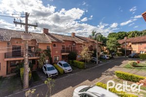 Casa em Condomínio à venda com 147m², 3 dormitórios, 1 suíte, 2 vagas, no bairro Cavalhada em Porto Alegre