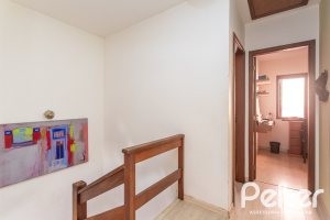 Casa em Condomínio à venda com 147m², 3 dormitórios, 1 suíte, 2 vagas, no bairro Cavalhada em Porto Alegre