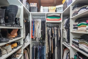 Casa à venda com 395m², 4 dormitórios, 1 suíte, 4 vagas, no bairro Vila Conceição em Porto Alegre